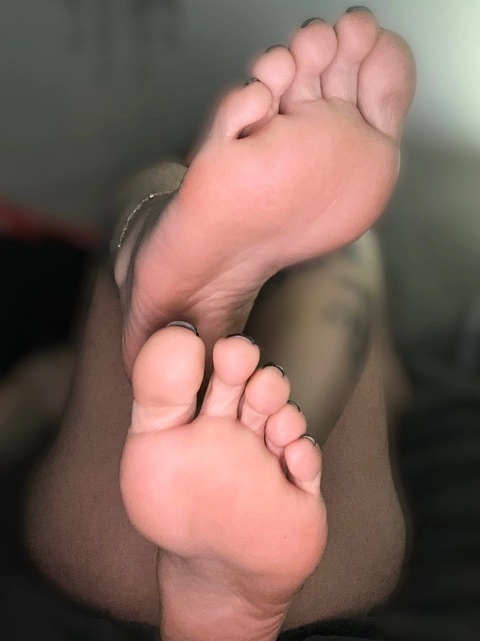 barefoot goddess 💗 OnlyFans Picture