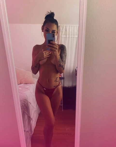 Nina James OnlyFans Picture