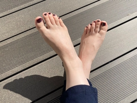 Katy Feet