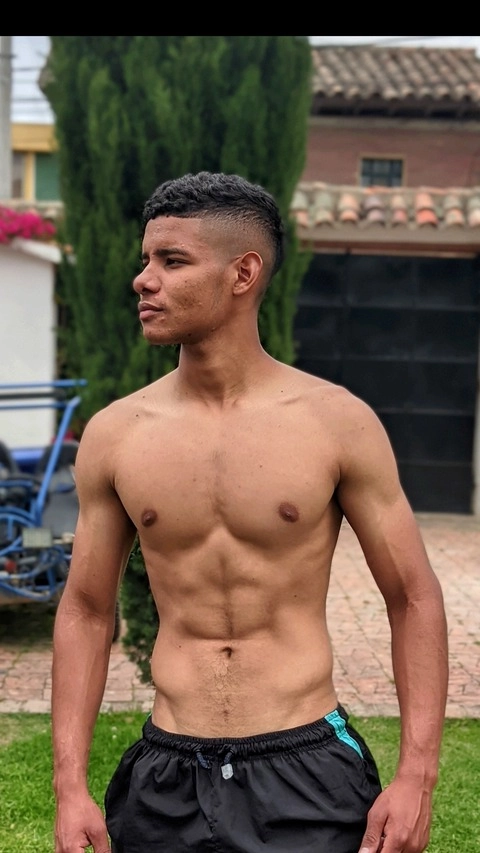 AndresTorres OnlyFans Picture