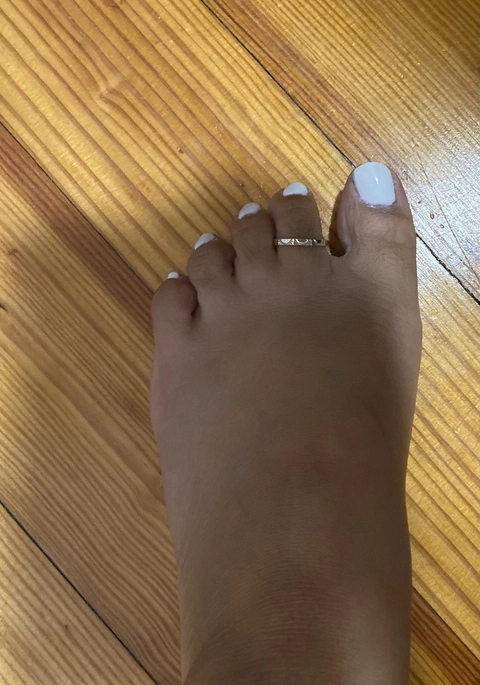Petite feet