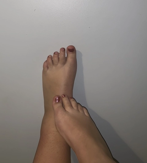 Ali’s Foot Pics🦶🏼🌸
