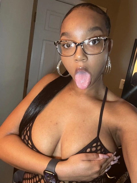 Emani Lennox XXX OnlyFans Picture