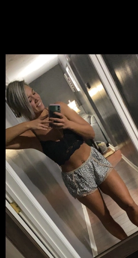 Mik OnlyFans Picture