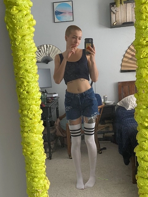 Neonpixie OnlyFans Picture