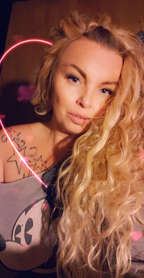 Naughty Blonde Baby Girl OnlyFans Picture