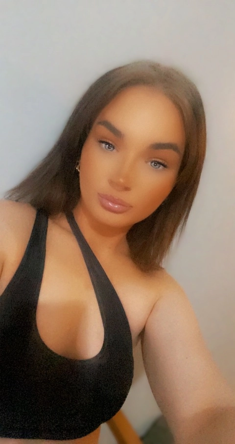 Belle B x OnlyFans Picture