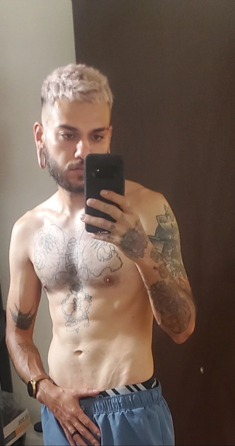 Leon OnlyFans Picture