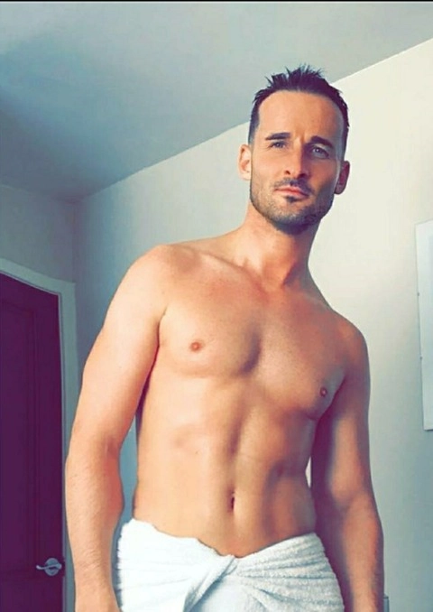 Adam Bennett OnlyFans Picture