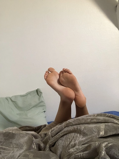 Victoria's feet OnlyFans Picture