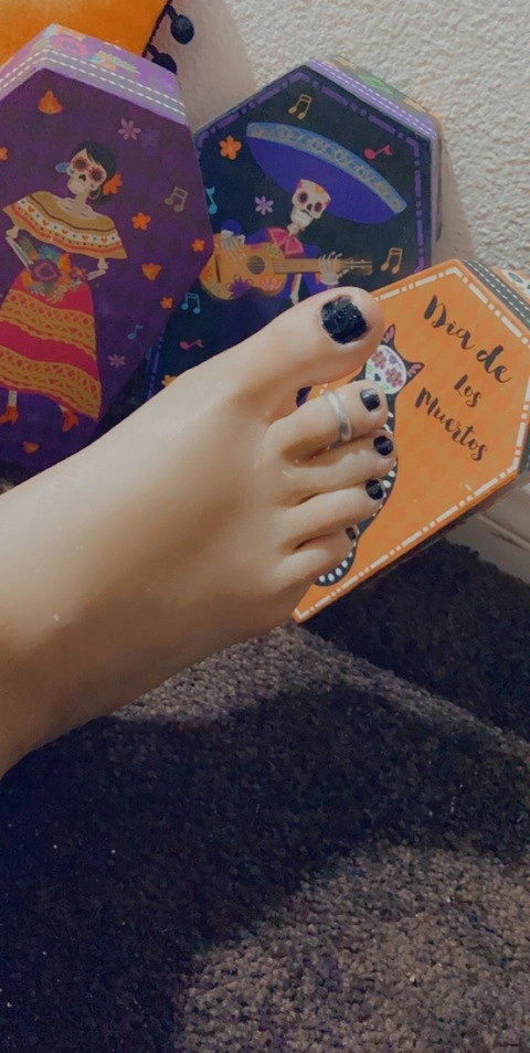 Lovemyfeet43 OnlyFans Picture