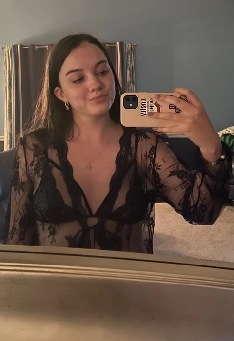 Skarlett Mae OnlyFans Picture