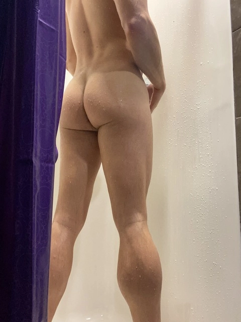 goldncalvz OnlyFans Picture