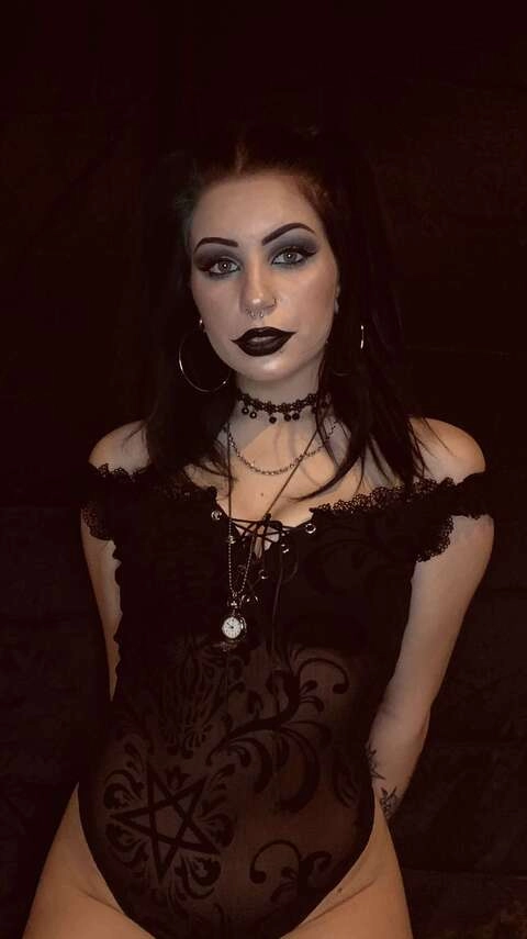 Spooky babe OnlyFans Picture