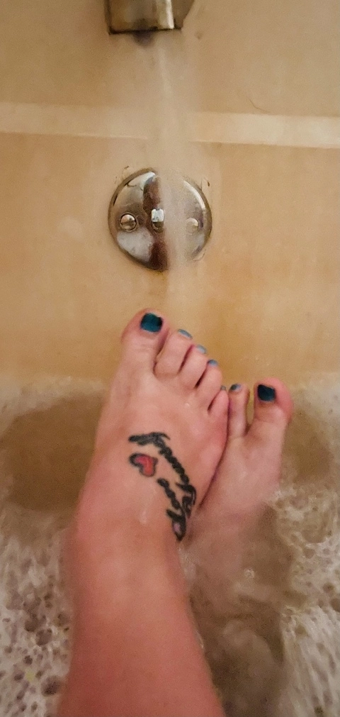 CountryFeetsies OnlyFans Picture