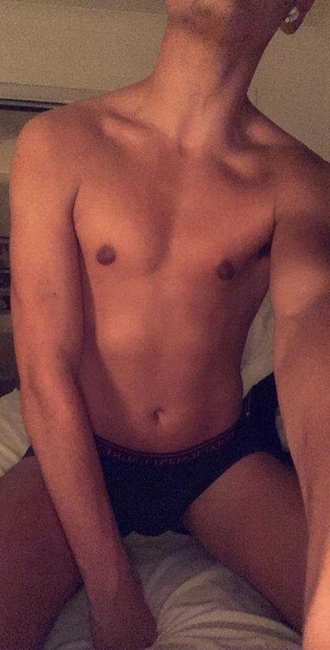 gay twink bottom OnlyFans Picture