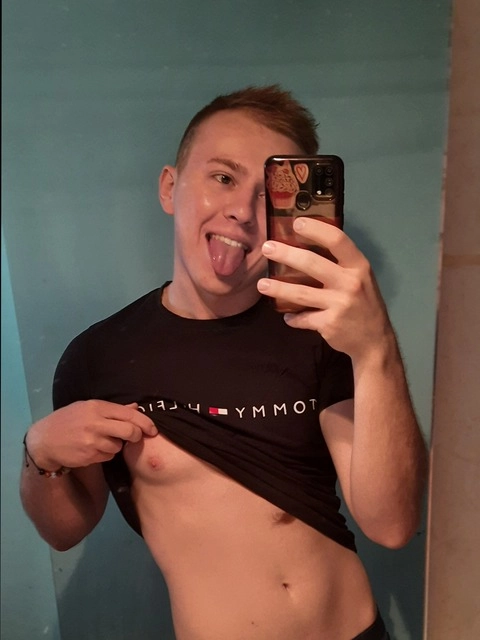 Максим OnlyFans Picture