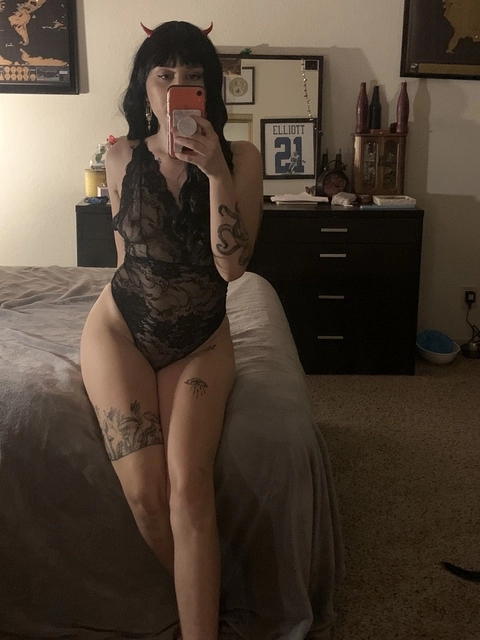 Lavender Iris OnlyFans Picture