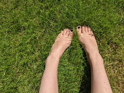 Barefoot Bunny OnlyFans Picture