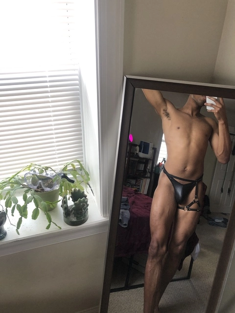 isuroqs OnlyFans Picture