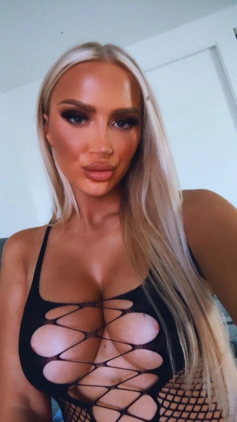 Blondedoll OnlyFans Picture