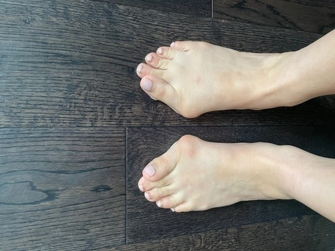 Bianca Dancer Feet OnlyFans Picture