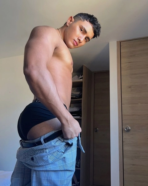 Alejocub OnlyFans Picture