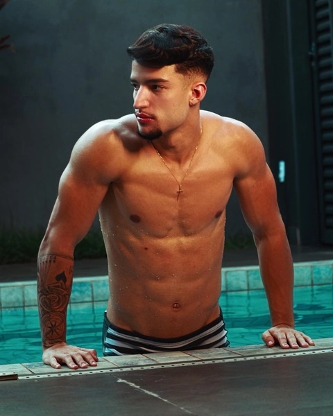 Ryan Silveira OnlyFans Picture
