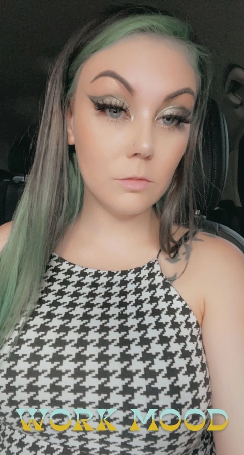 Lily Green OnlyFans Picture