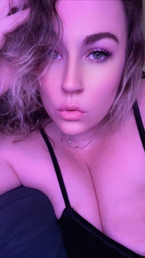 ThickishPanda OnlyFans Picture