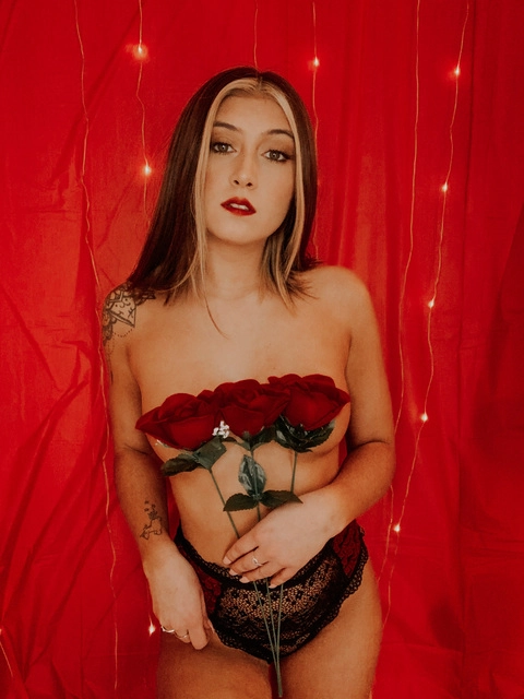 Miki 🥀 OnlyFans Picture