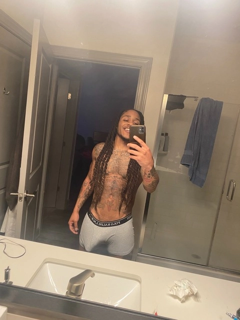 Mr. MakeHerWet OnlyFans Picture