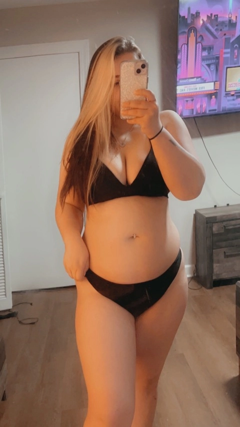 Queen OnlyFans Picture