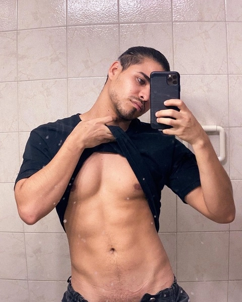 Alex Duque OnlyFans Picture