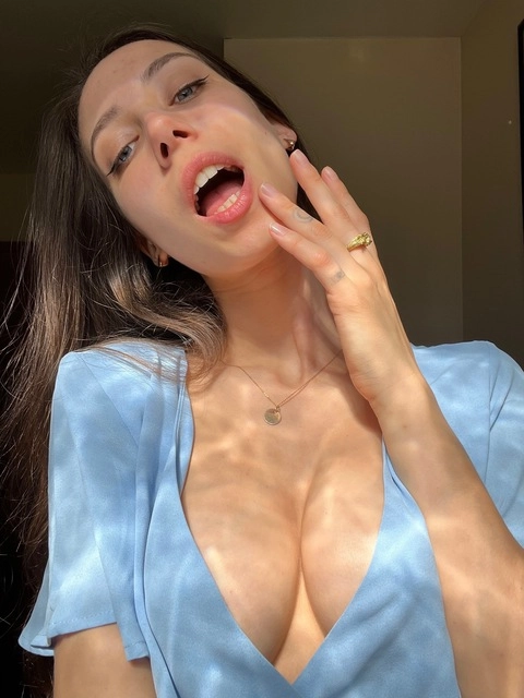 Catherine Weiss OnlyFans Picture