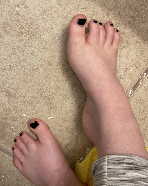 Only Feet ™️ OnlyFans Picture