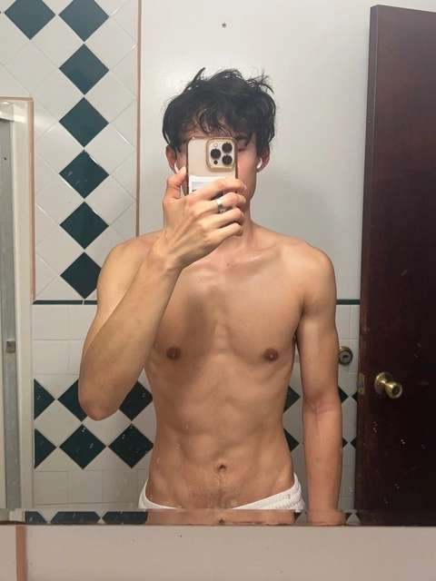 ethan OnlyFans Picture