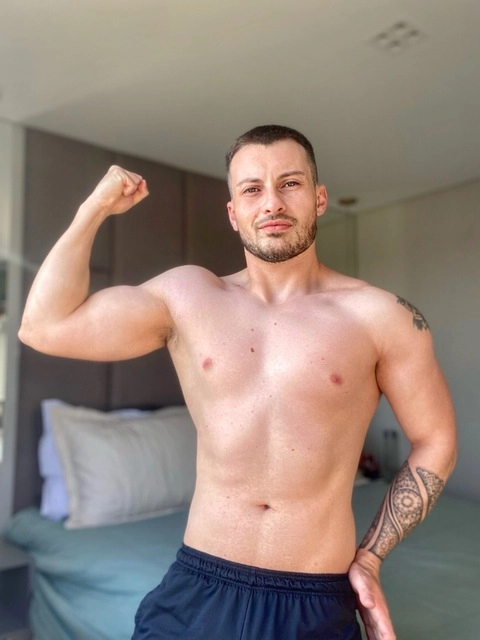 Jonathan Larah OnlyFans Picture