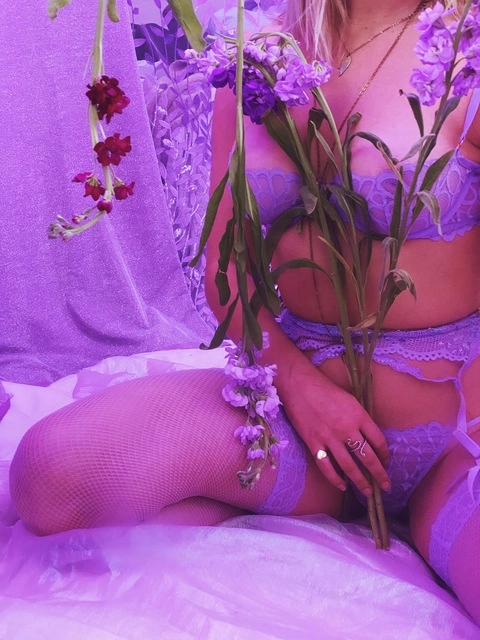 Lavender Rose OnlyFans Picture