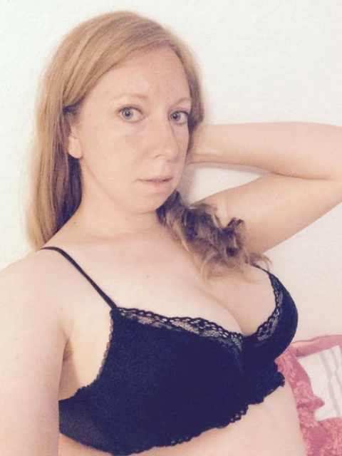 Cutesy Cougar OnlyFans Picture