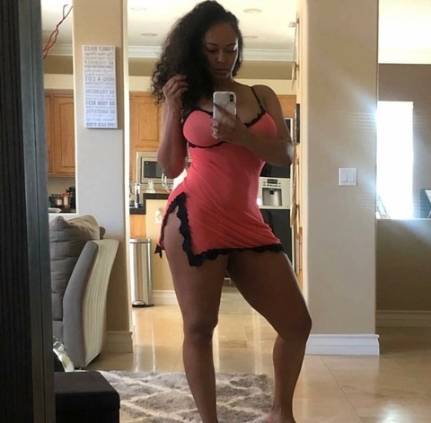 Esther Baxter OnlyFans Picture