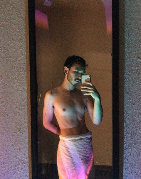 Andrés OnlyFans Picture