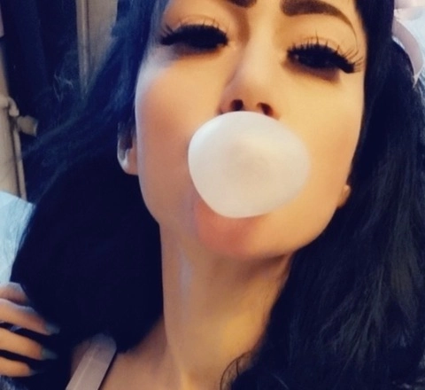 ChloePlayful 🎈 OnlyFans Picture