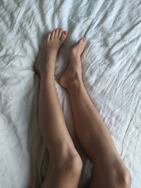 Feet of an Angel OnlyFans Picture