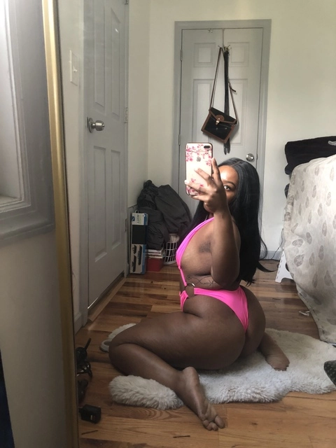 BaddieXnova OnlyFans Picture