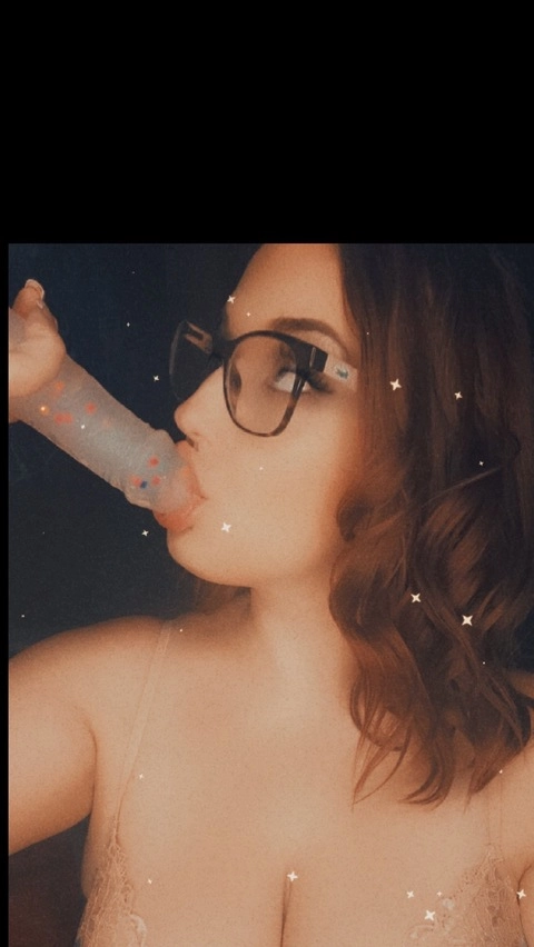 Savi Rae OnlyFans Picture