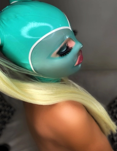 latexkittyxxx OnlyFans Picture