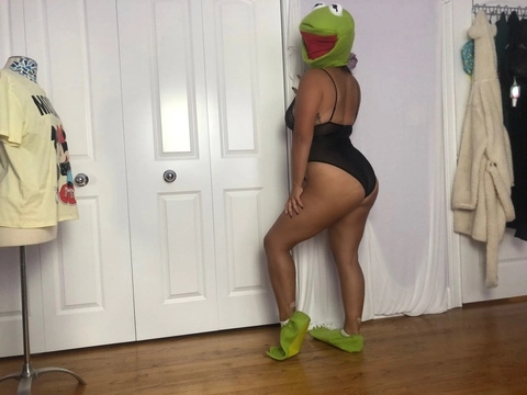 Sexy Kermit OnlyFans Picture