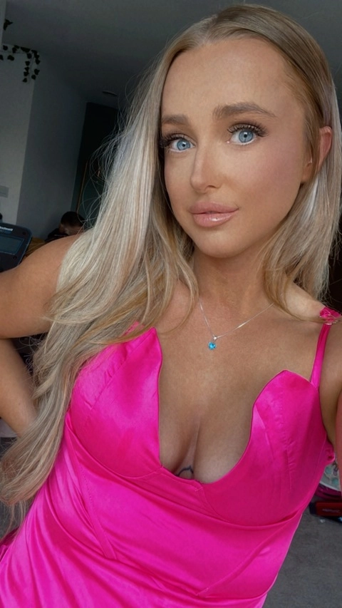 Emeline Jaye OnlyFans Picture