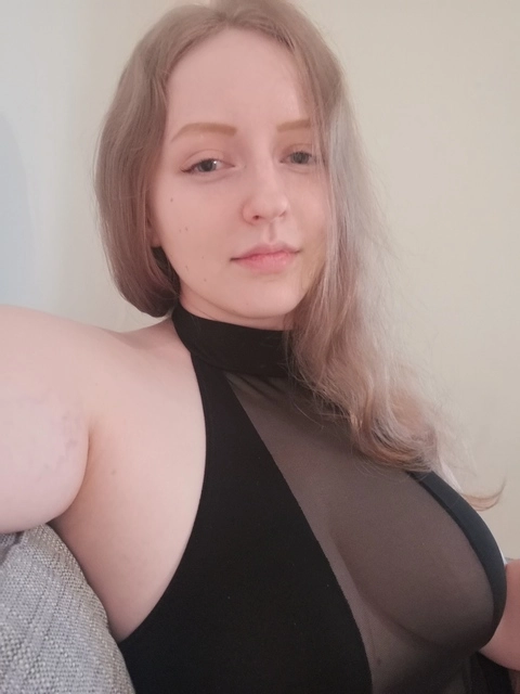 KissMyHips (FREE) OnlyFans Picture